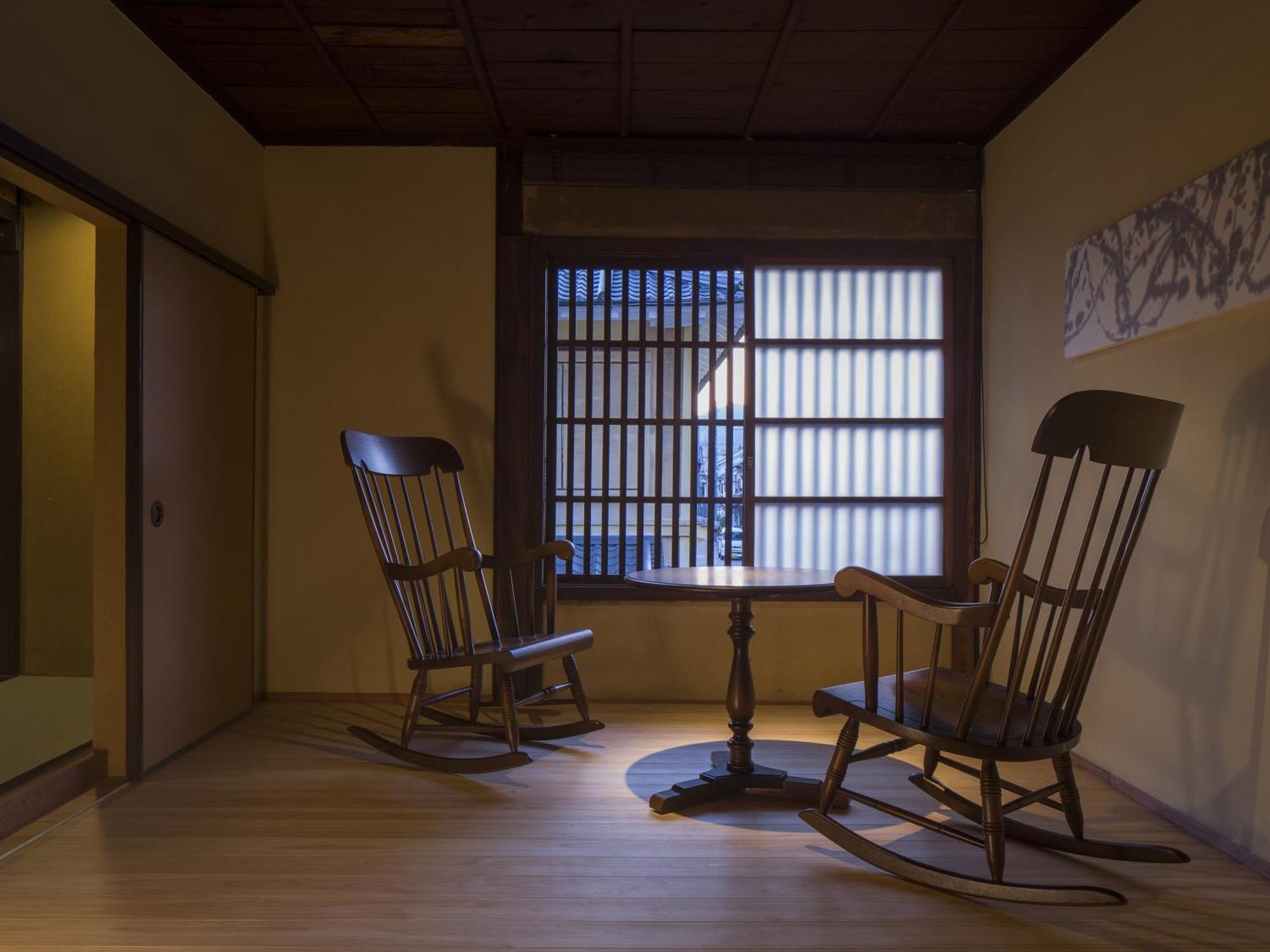 Nipponia Hotel Ozu Castle Town Quarto foto